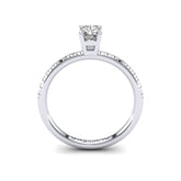 Gabriano Petra 4 tırnaklı tektaş yüzük; GIA-HRD sertifikalı radiant pırlanta ve beyaz altın montürün yandan görünüşü